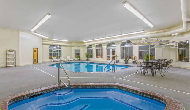 Super 8 by Wyndham Heyburn/Burley Area