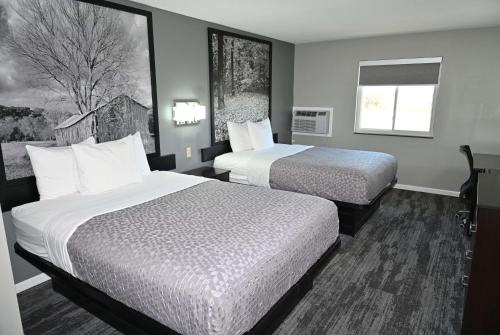 Super 8 by Wyndham Higginsville