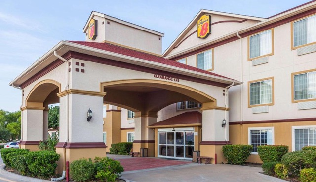 Super 8 by Wyndham Hillsboro TX