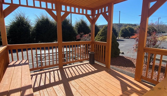 Super 8 by Wyndham Hillsville