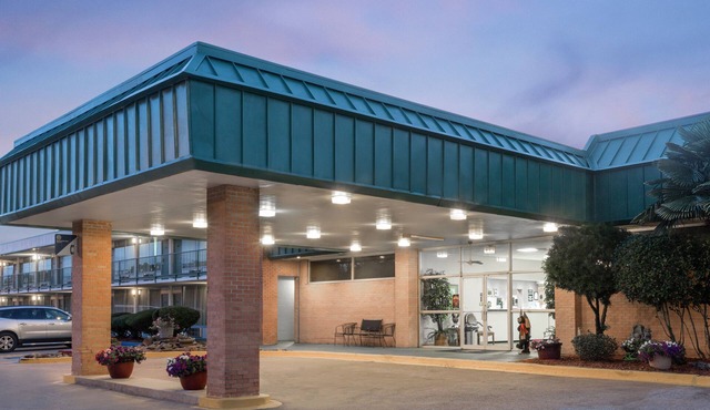 Super 8 by Wyndham Hope