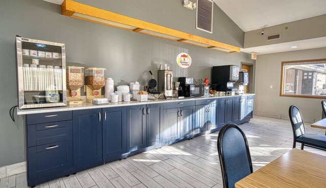 Super 8 by Wyndham Hot Springs