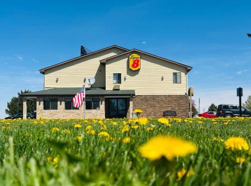 Super 8 by Wyndham Imlay City