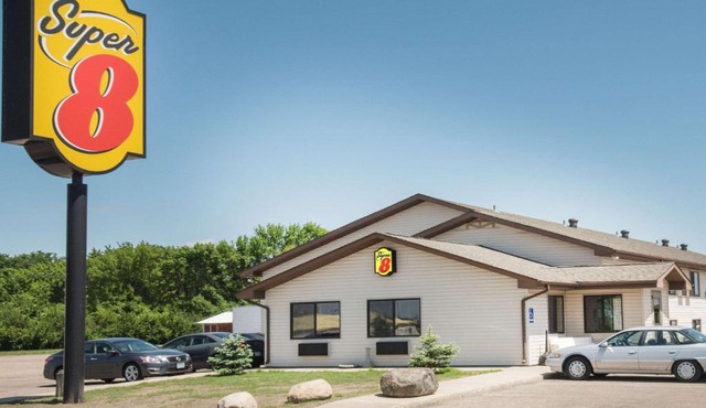 Super 8 by Wyndham Jamestown