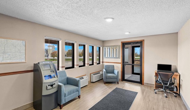 Super 8 by Wyndham Jefferson