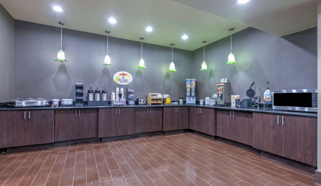 Super 8 by Wyndham Karnes City