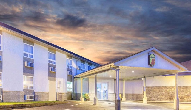 Super 8 by Wyndham Kenora