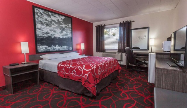 Super 8 by Wyndham Kirkland Lake
