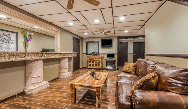 Super 8 by Wyndham Kimball