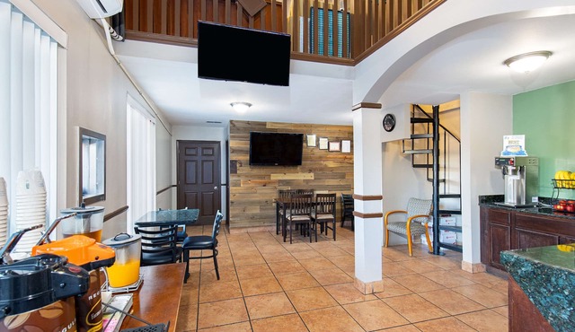 Super 8 by Wyndham Kingsport