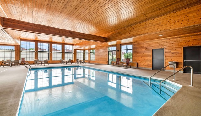 Super 8 by Wyndham La Crosse