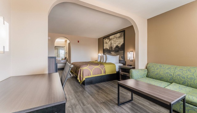 Super 8 by Wyndham Lake Charles Northeast