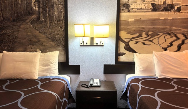 Super 8 by Wyndham Lakeland