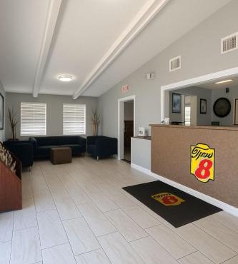 Super 8 by Wyndham Lantana West Palm Beach