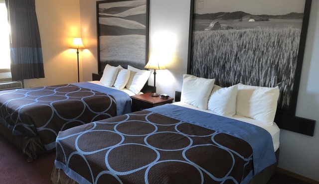 Super 8 by Wyndham Lewiston