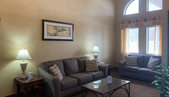 Super 8 by Wyndham Liverpool/Clay/Syracuse Area