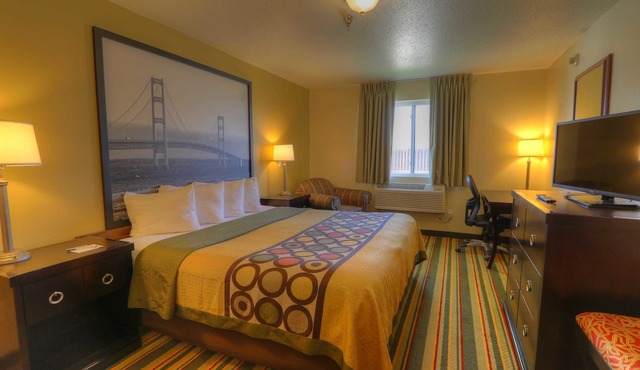 Super 8 by Wyndham Mt. Pleasant