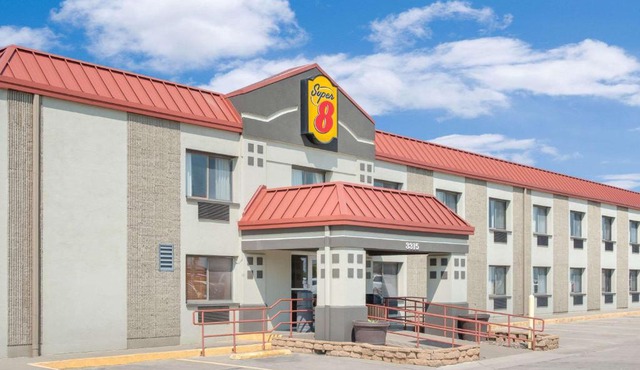 Super 8 by Wyndham Marshalltown