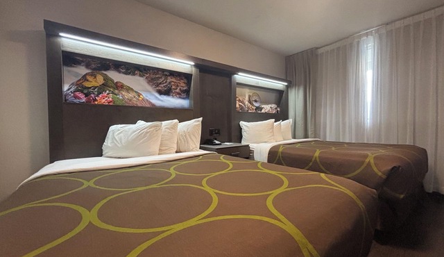 Super 8 by Wyndham Macleod Trail Calgary