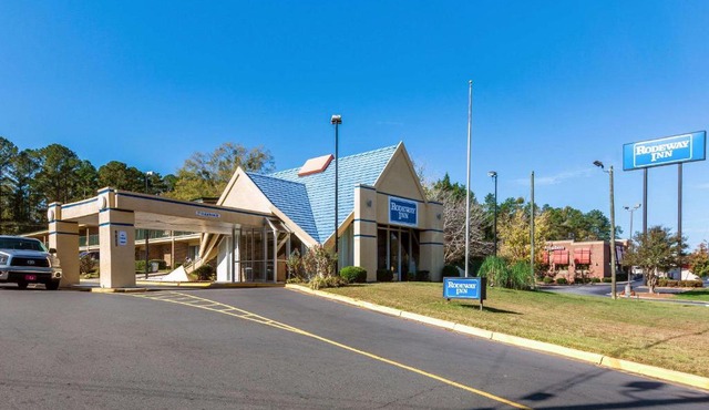 Super 8 by Wyndham Macon GA