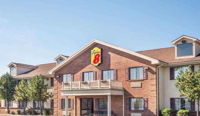 Super 8 by Wyndham Madison IN