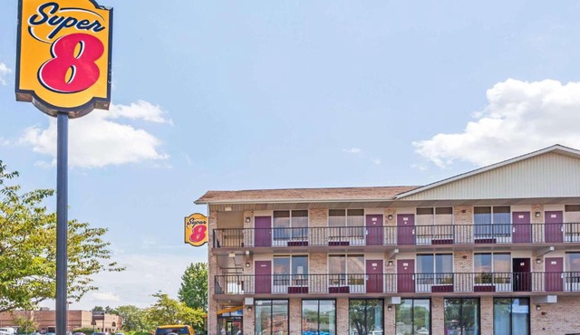 Super 8 by Wyndham Manassas