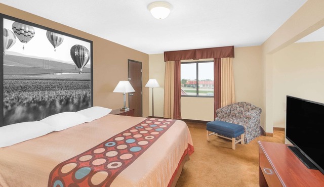 Super 8 by Wyndham Marshalltown