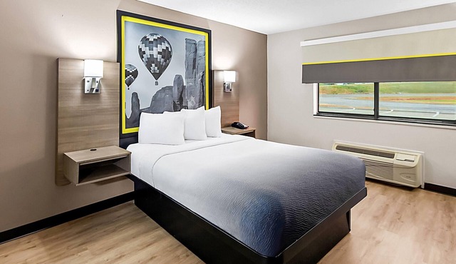 Super 8 By Wyndham Marston