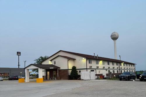 Super 8 by Wyndham Mendota I-39