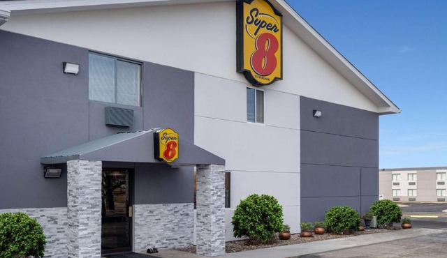 Super 8 by Wyndham Merrillville