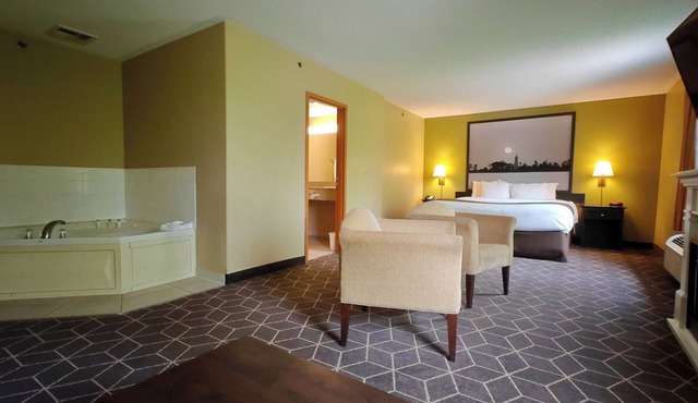 Super 8 by Wyndham Midland