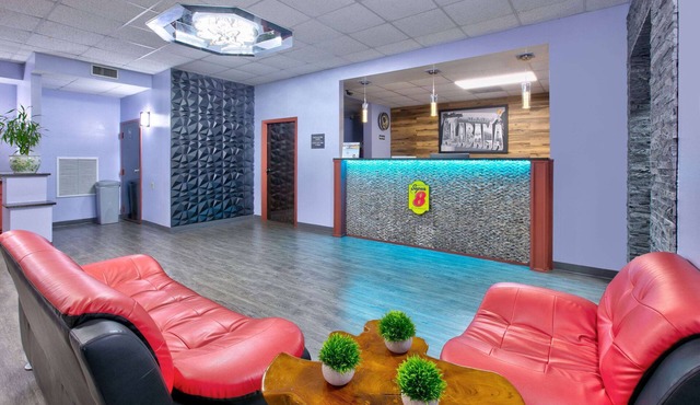 Super 8 by Wyndham Mobile/Tillmans Corner