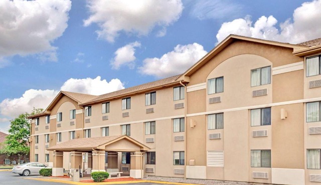 Super 8 by Wyndham Mokena/Frankfort/I-80