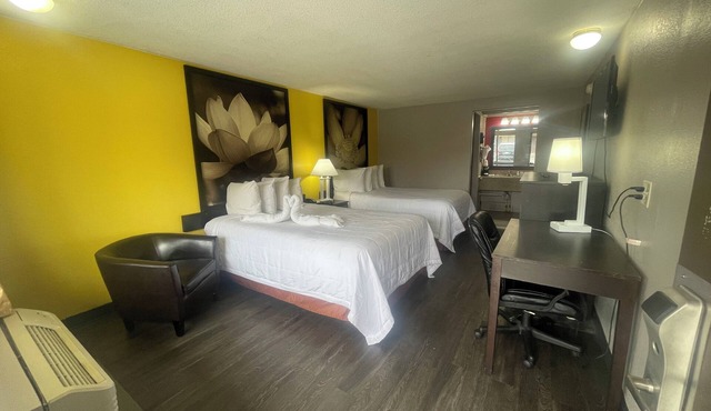 Super 8 by Wyndham Monroe