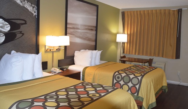 Super 8 by Wyndham Monticello