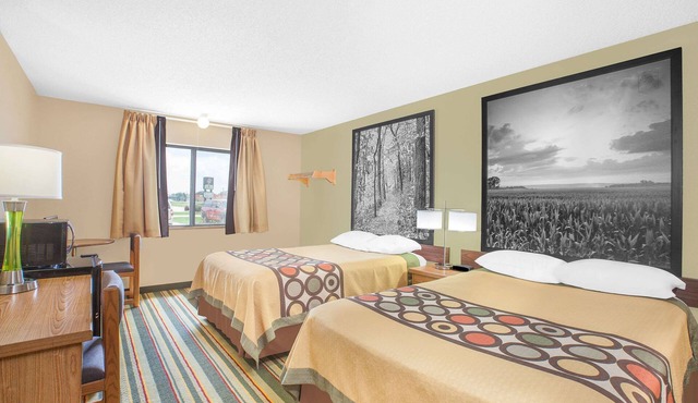 Super 8 by Wyndham Mt Pleasant