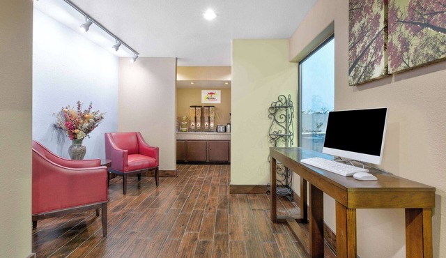 Super 8 by Wyndham New Braunfels I-35