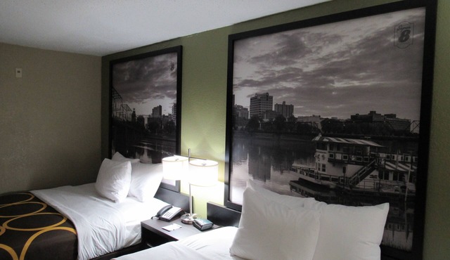 Super 8 by Wyndham New Cumberland