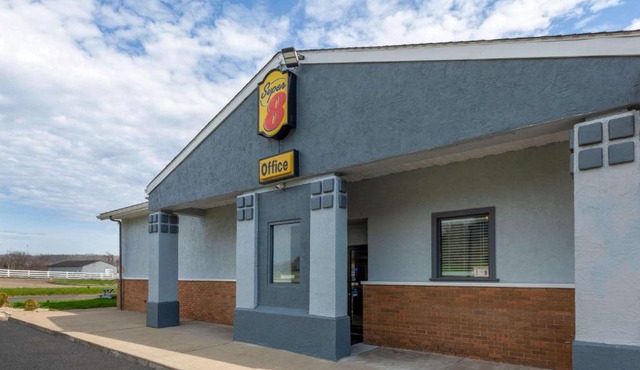 Super 8 by Wyndham Newcomerstown