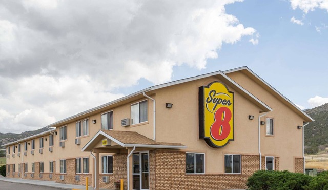 Super 8 by Wyndham Nephi