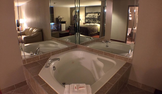 Super 8 by Wyndham Niagara Falls NY