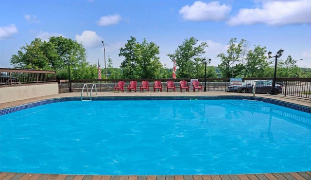 Super 8 by Wyndham Niagara Falls North