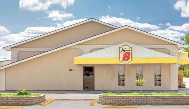 Super 8 by Wyndham Norfolk