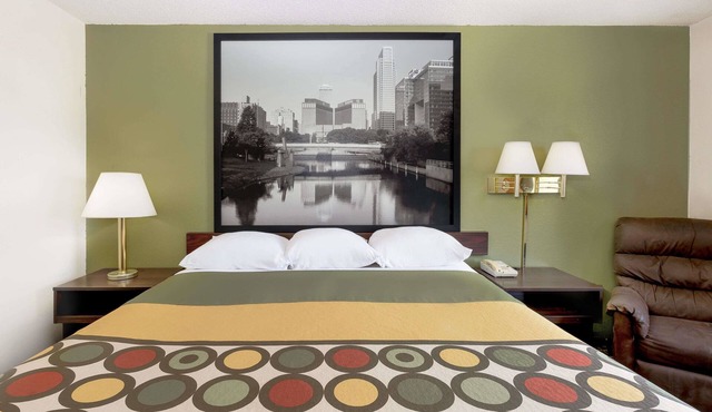 Super 8 by Wyndham Norfolk