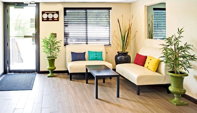 Super 8 by Wyndham Ogden