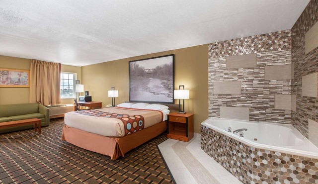 Super 8 by Wyndham Ottawa