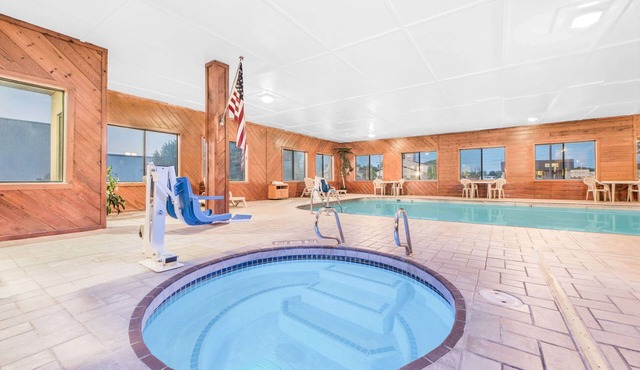 Super 8 by Wyndham Ottumwa