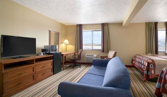 Super 8 by Wyndham Park City/North Wichita Area