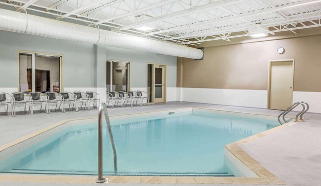 Super 8 by Wyndham Peterborough