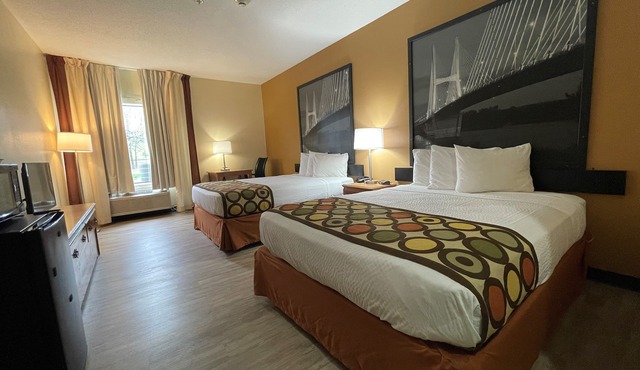 Super 8 by Wyndham Pevely